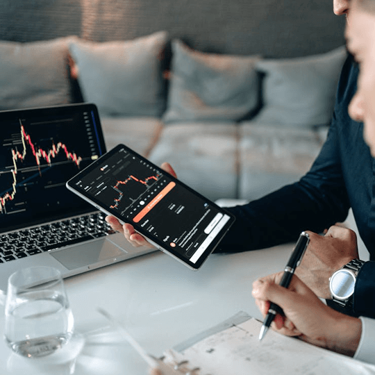 Eryxavin - Team di esperti di criptovalute